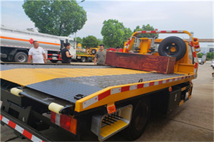 玉山附近拖车电话号码服务